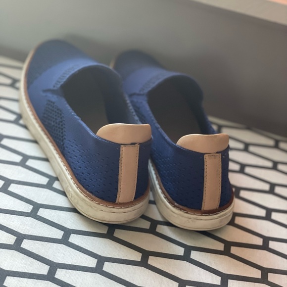 UGG LOAFERS - Picture 3 of 3